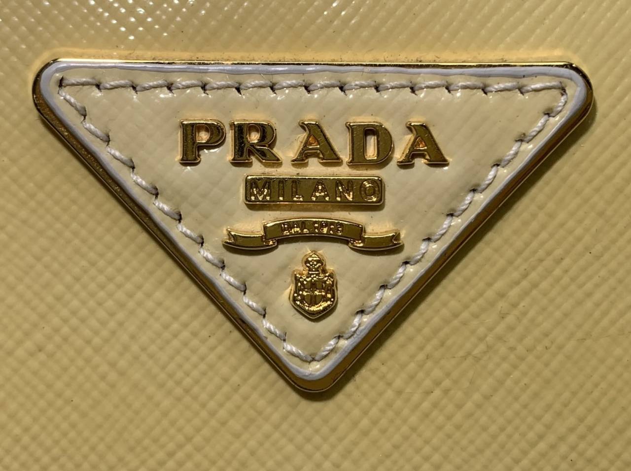 プラダ（PRADA）の財布・バッグ修理と色替えガイド｜サフィアーノの角 