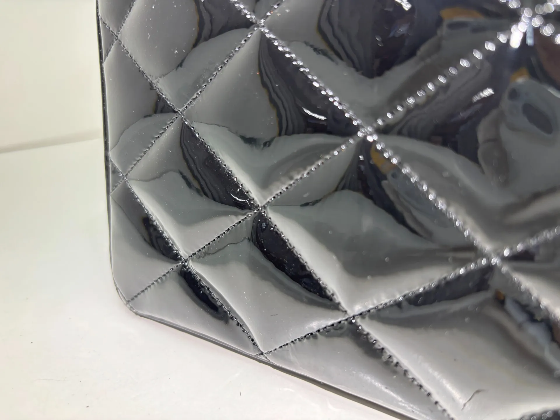 シャネルエナメルバッグ修理後