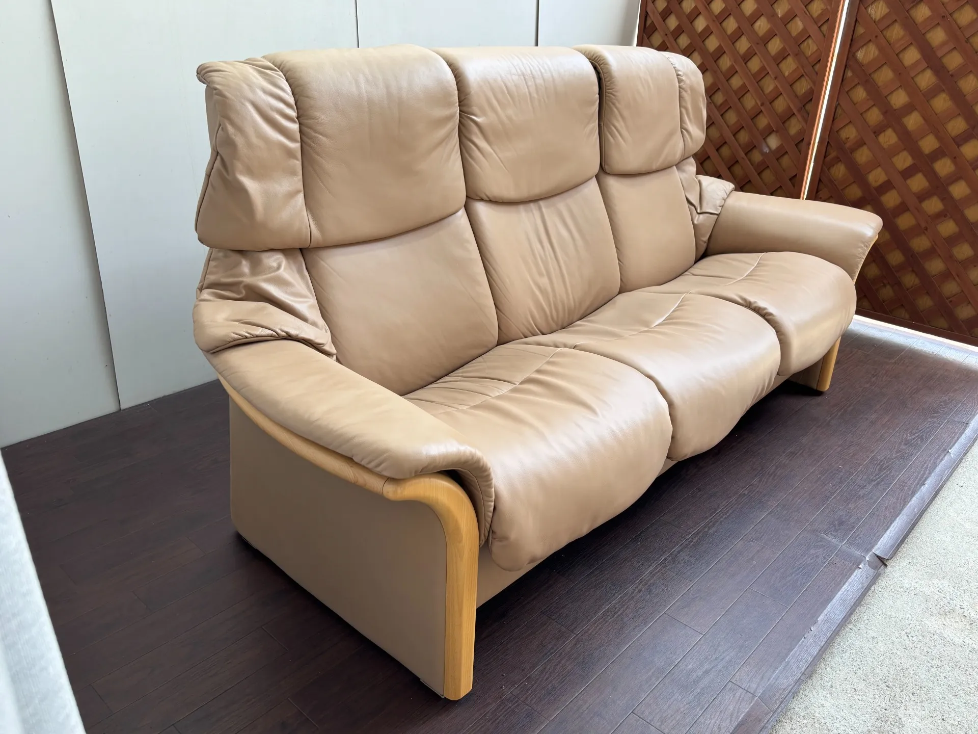 エコーネスソファ修理後