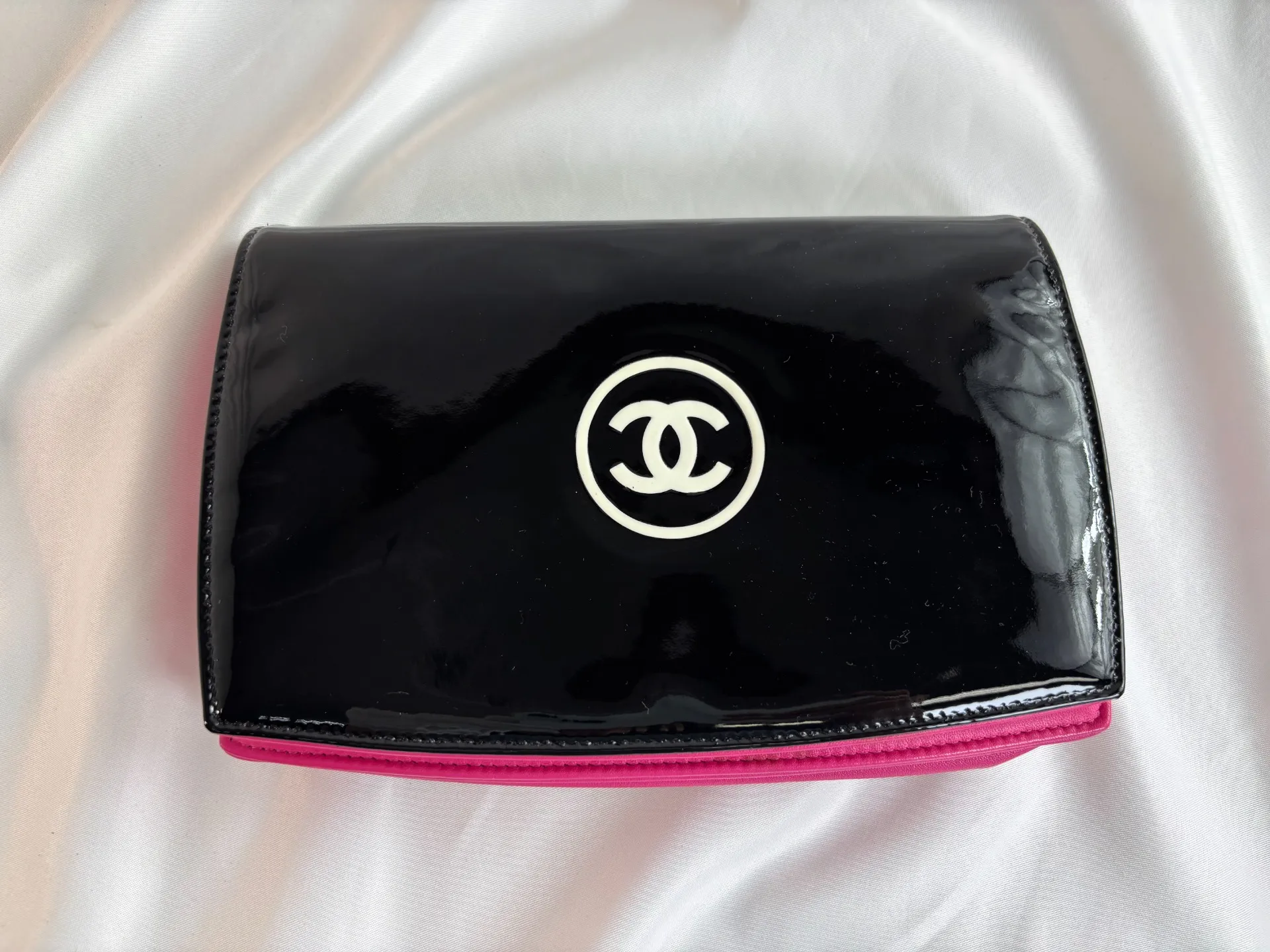 シャネルCHANEL文字を残し、色を替えた内側ピンクバッグ | リペア