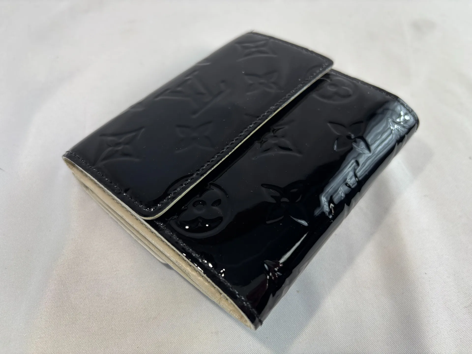 2つ折り財布　黒に色替え後