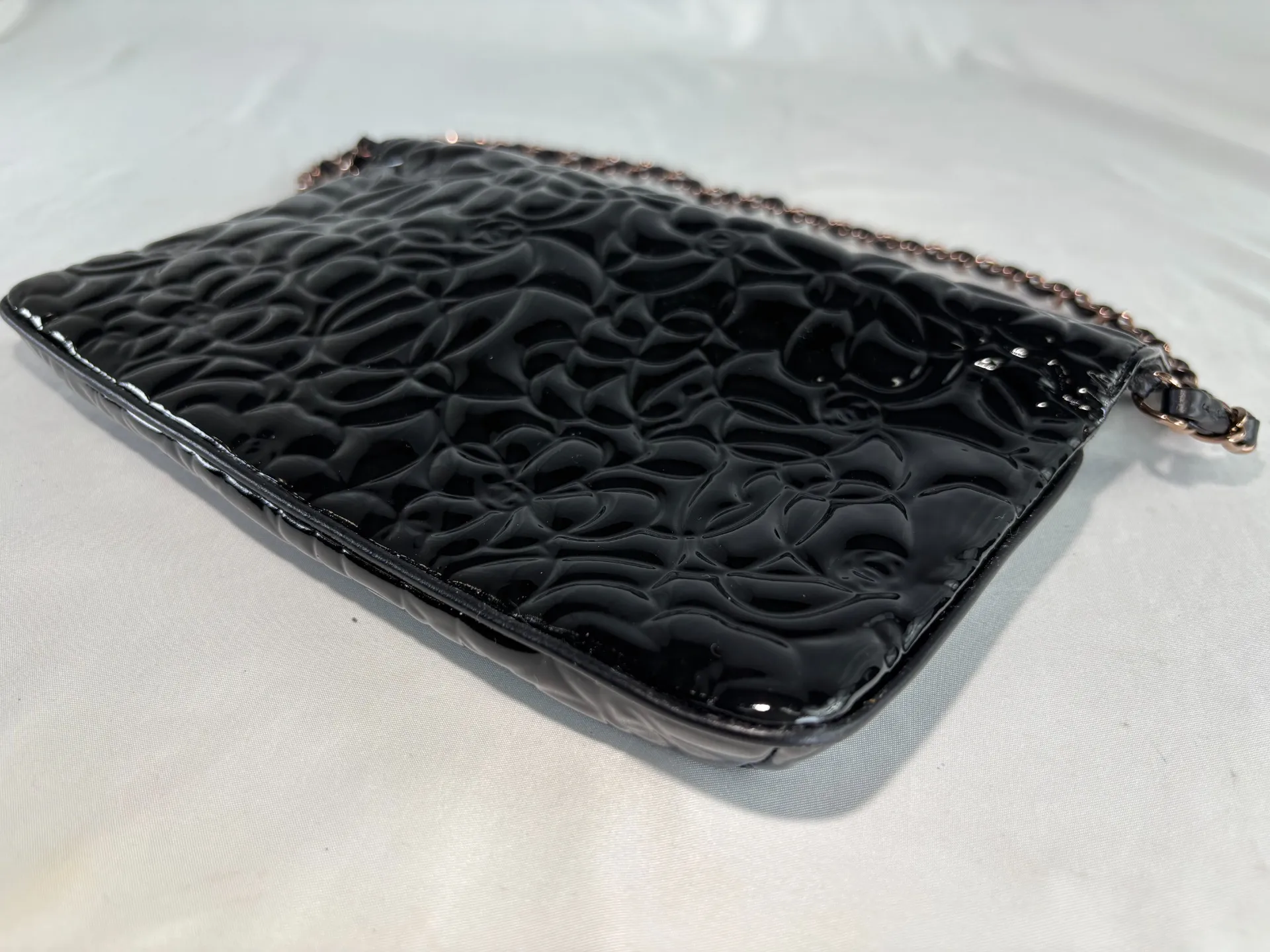 シャネルカメリアエナメルバッグ色替え修理後