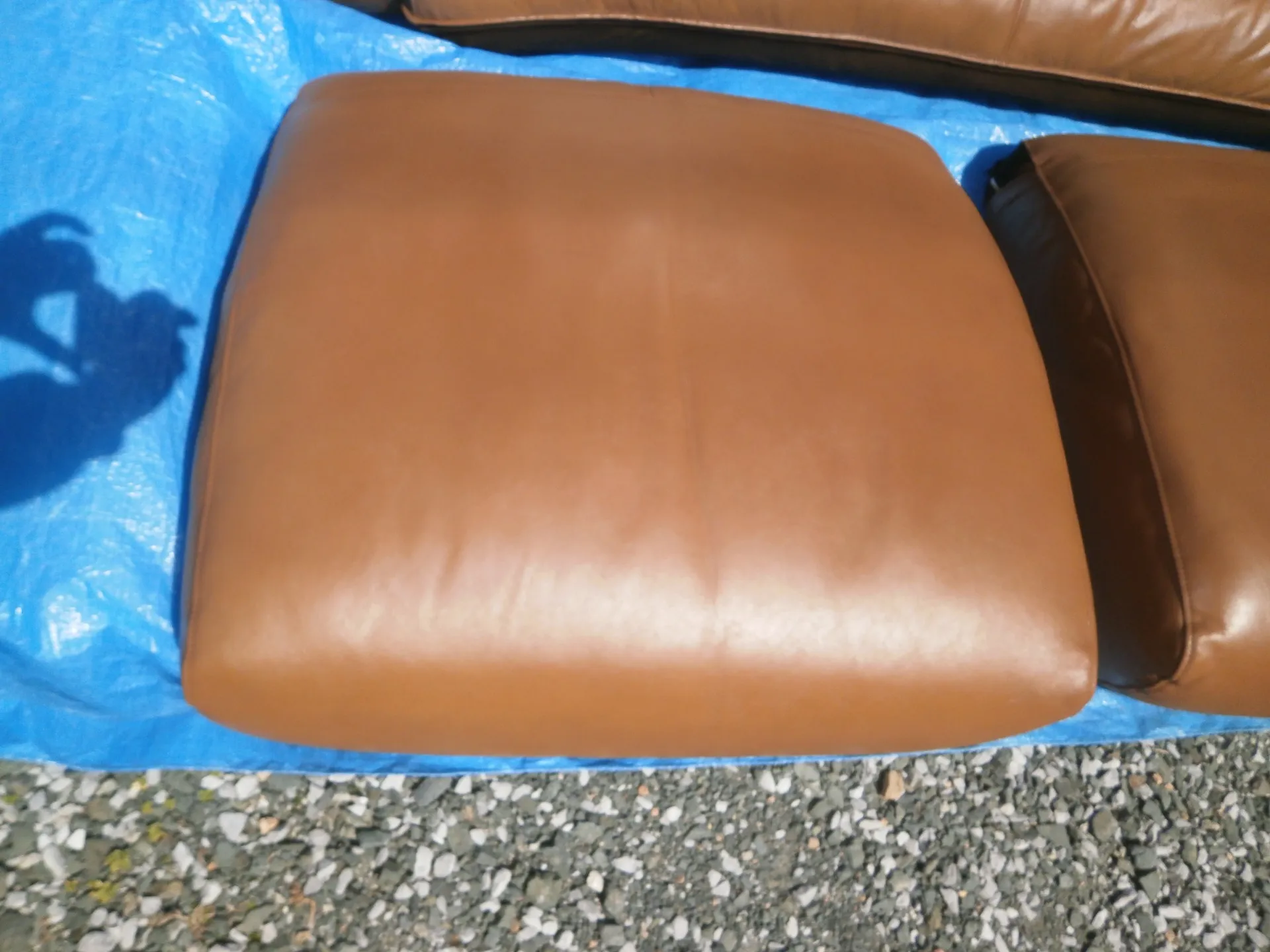 革ソファクッション革面修復後