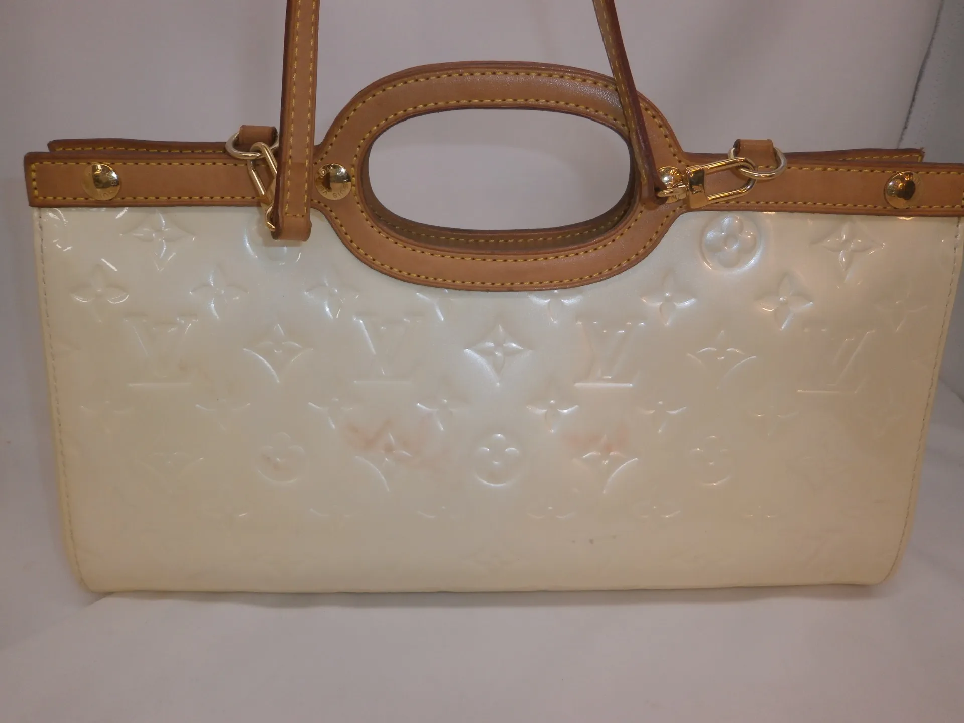 ヴィトンエナメルバッグカラーチェンジ前