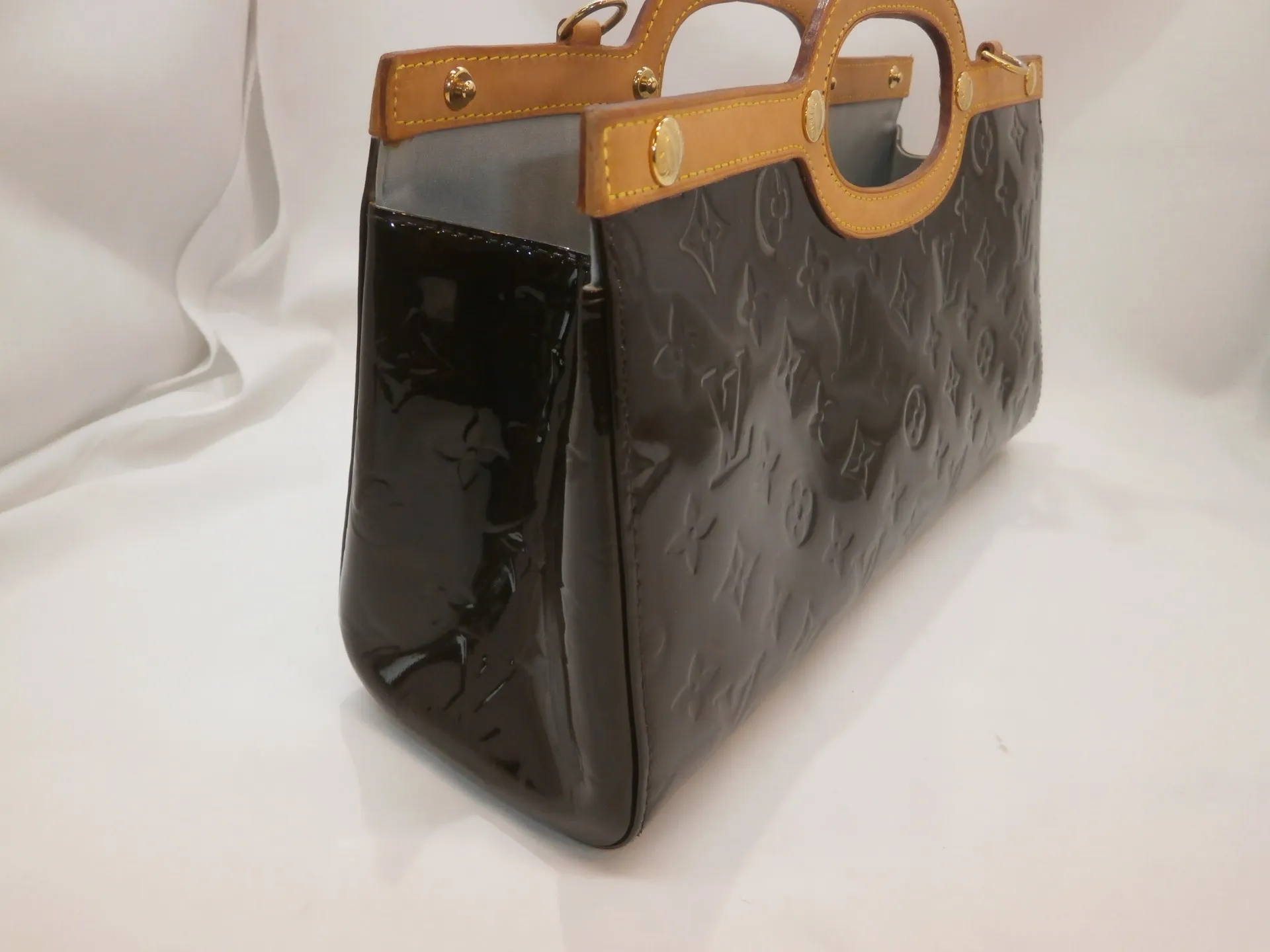 ヴィトンエナメルバッグカラーチェンジ後