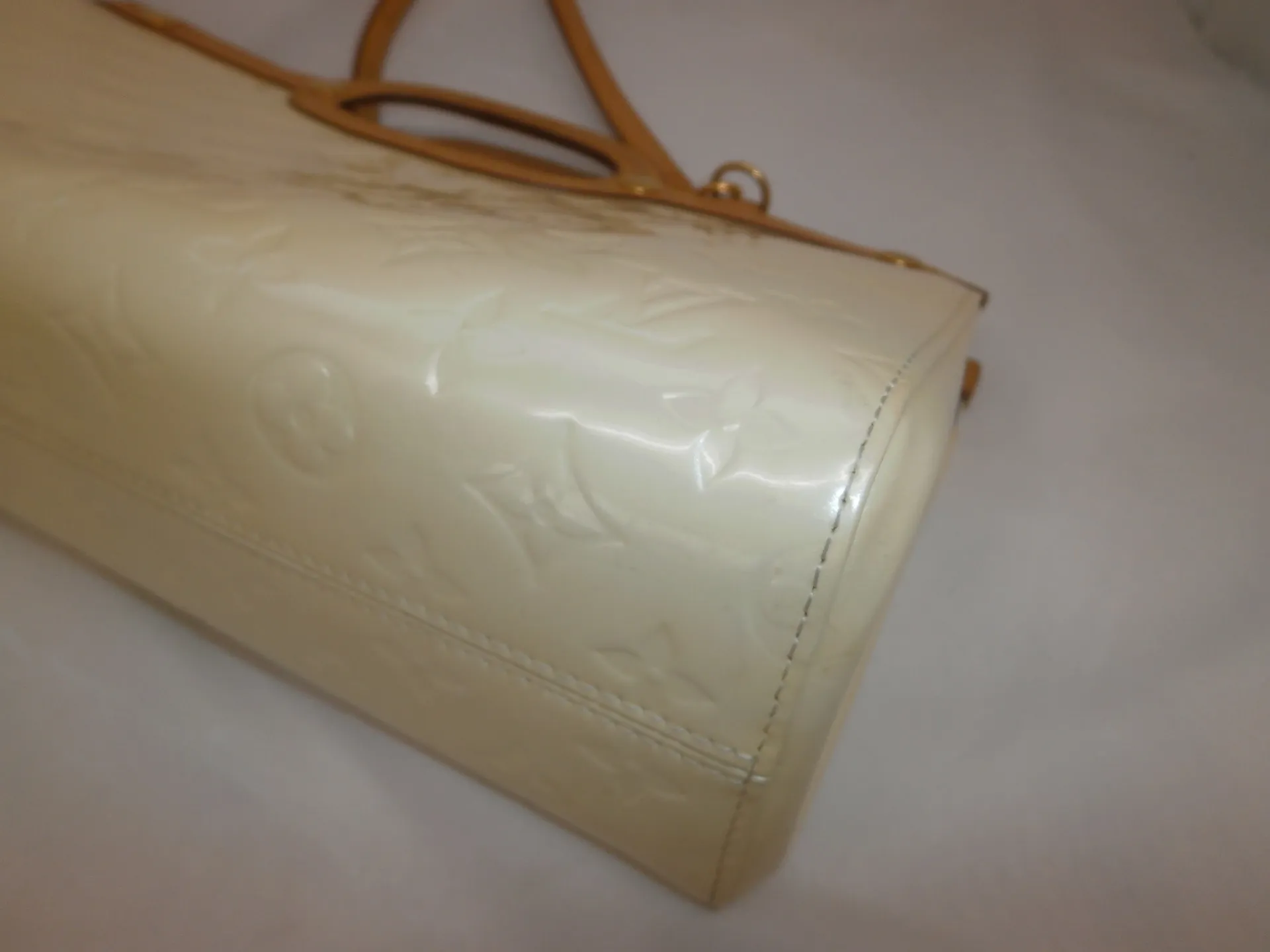 ヴィトンエナメルバッグカラーチェンジ前