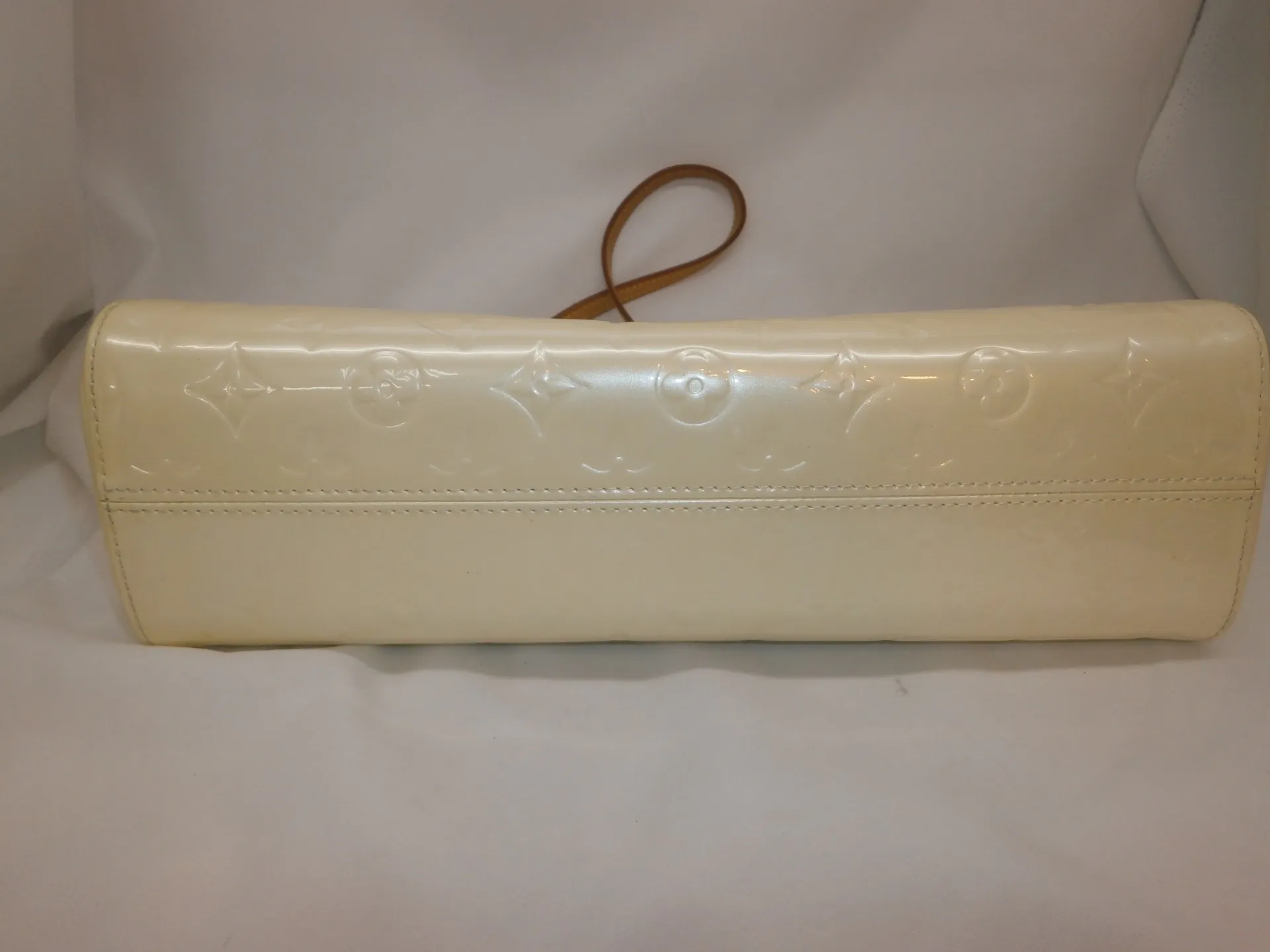 ヴィトンエナメルバッグカラーチェンジ前