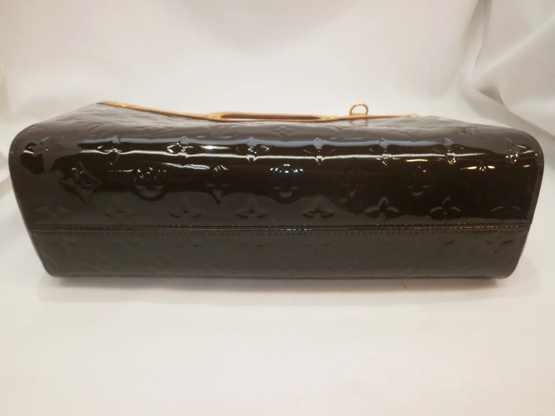 ヴィトンエナメルバッグカラーチェンジ後