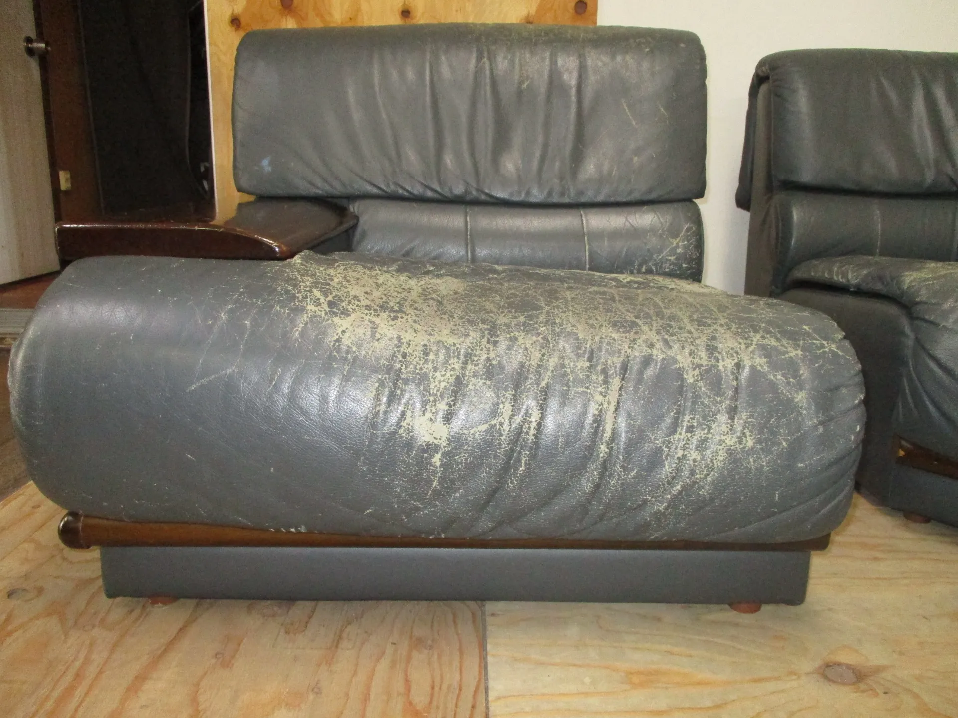 カリモクソファへたり修理前