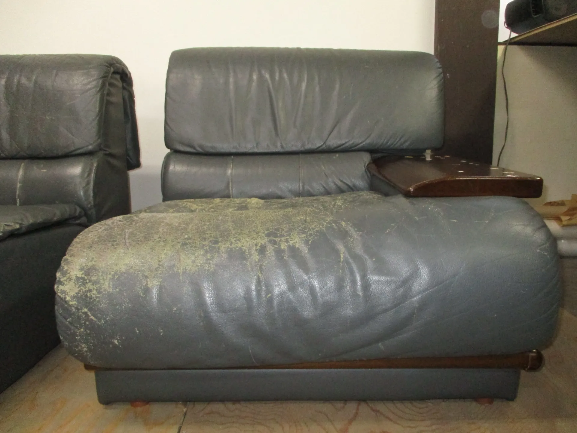 カリモクソファへたり修理前