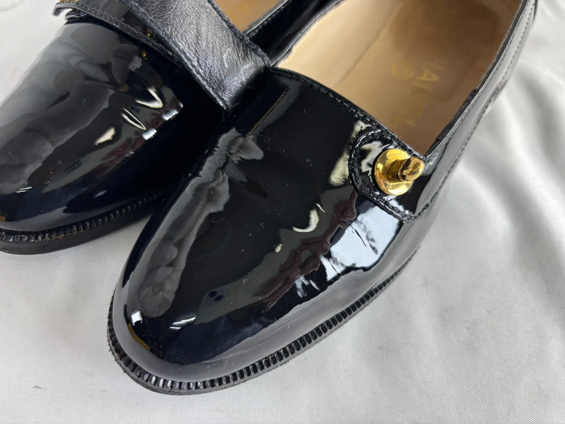 シャネルエナメルローファー靴修理後