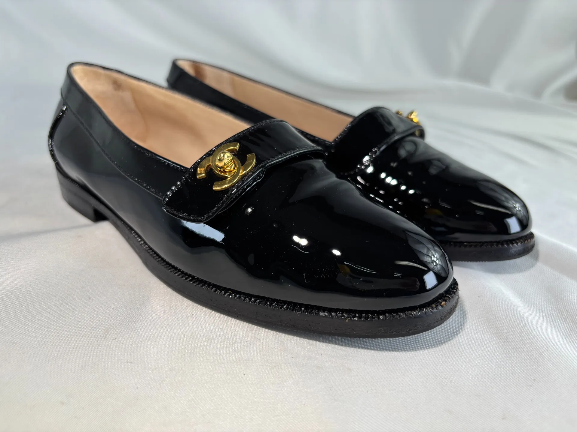 シャネルエナメルローファー靴修理後