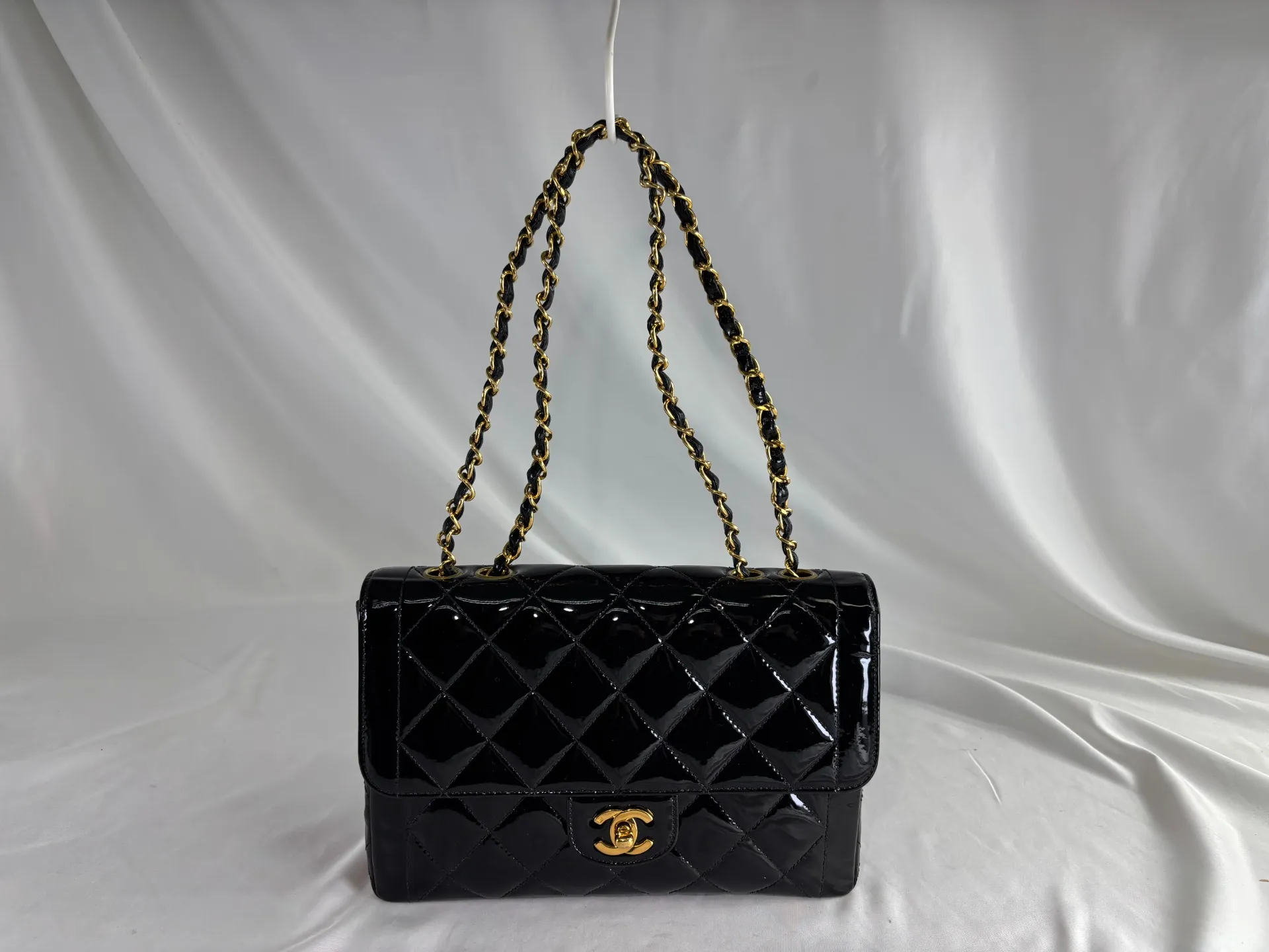 シャネルエナメルバッグ修理修復後