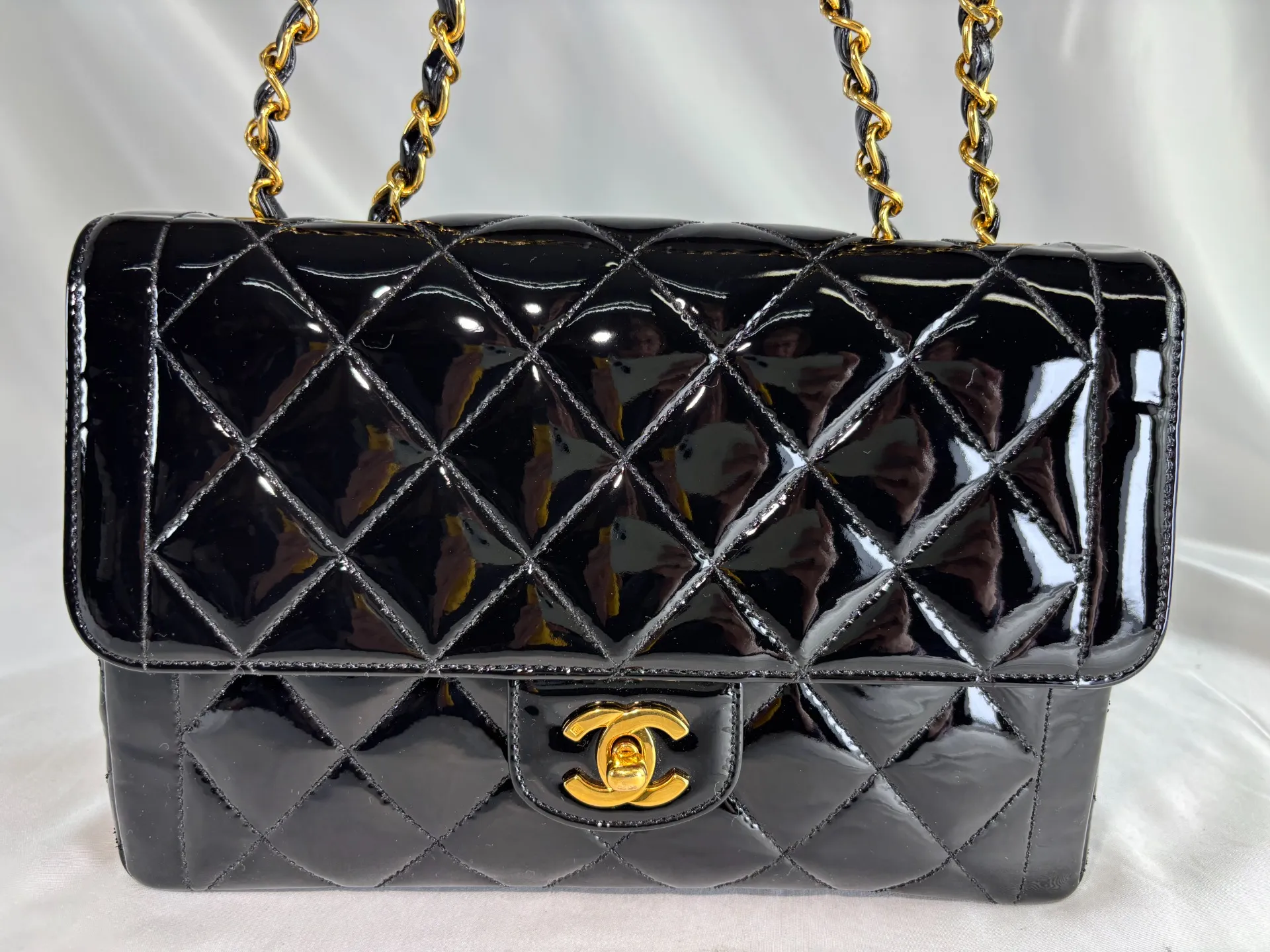 シャネルエナメルバッグ修理修復後