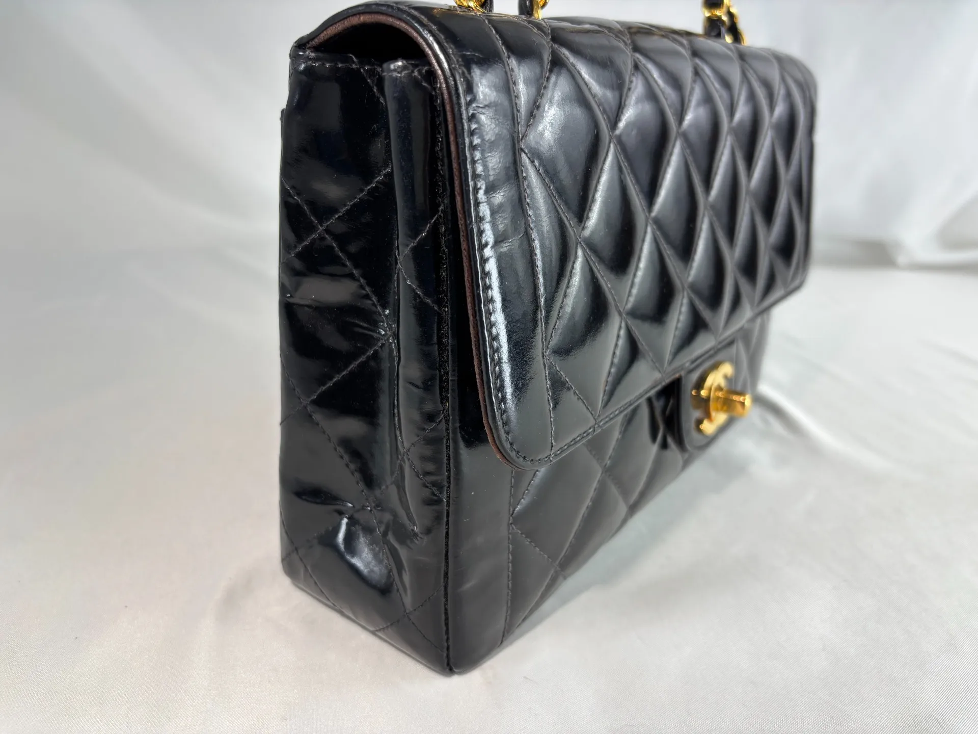 シャネルエナメルバッグ修理修復前