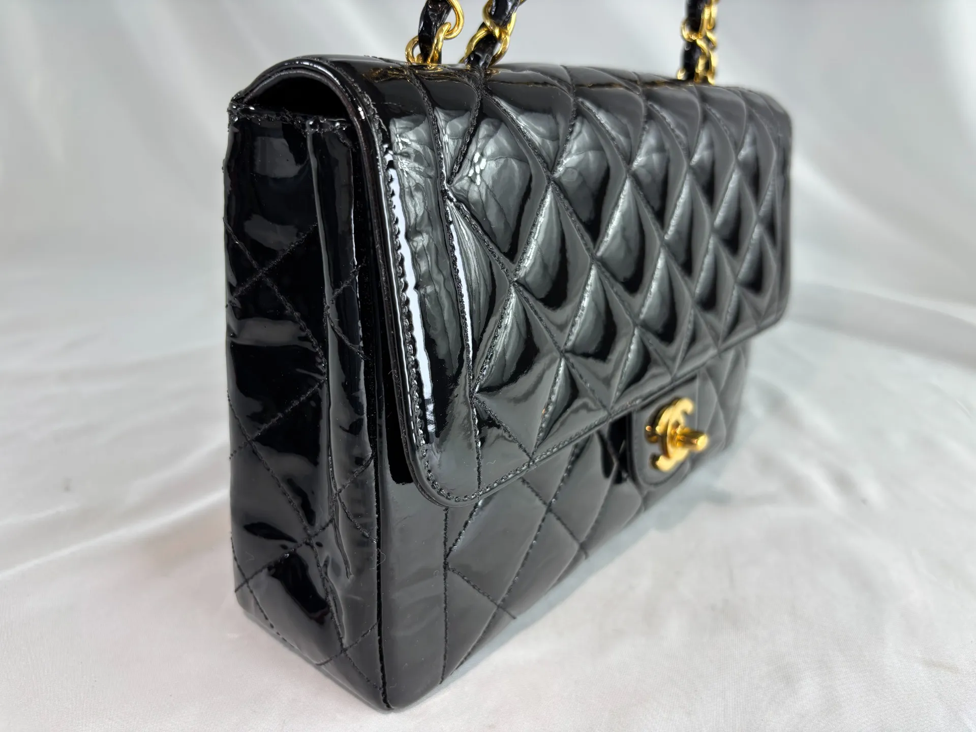 シャネルエナメルバッグ修理修復後