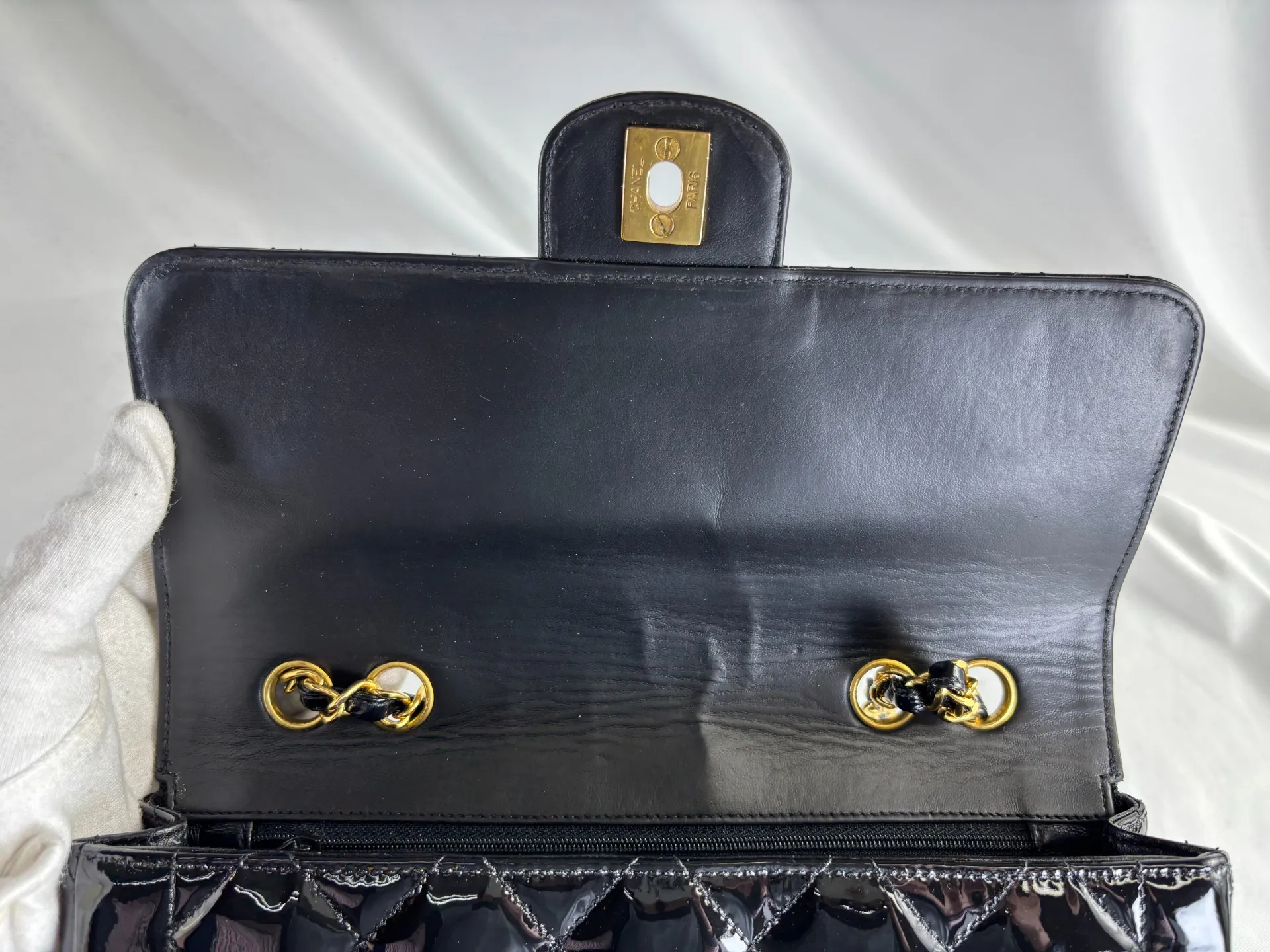 シャネルエナメルバッグ修理修復後