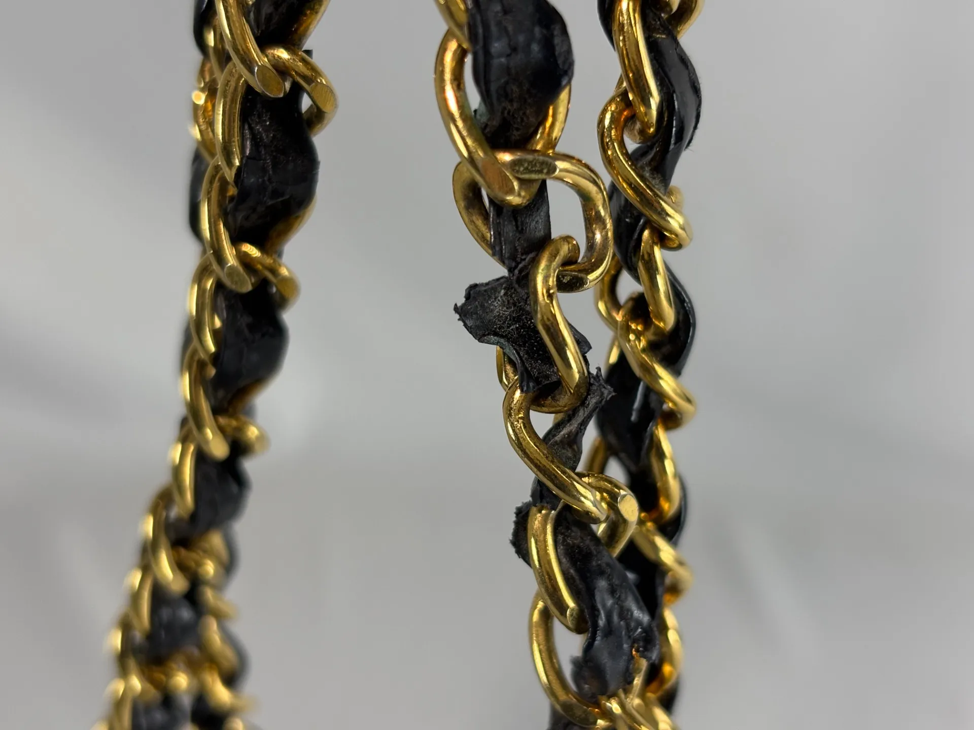 チェーン内革紐交換前