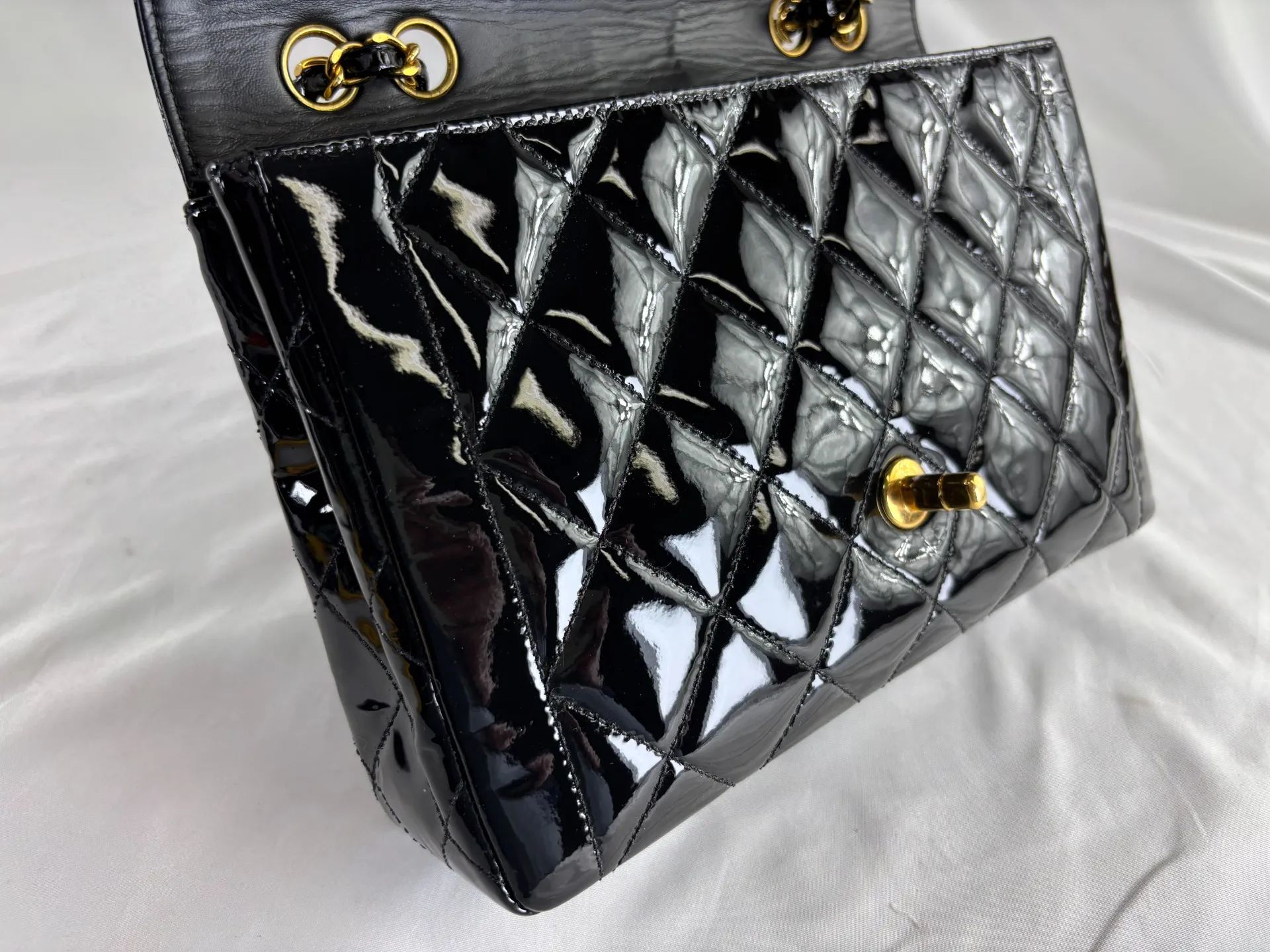 シャネルエナメルバッグ修理修復後