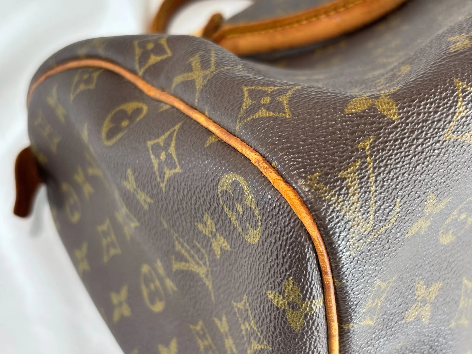 ヴィトンヌメ革交換修理前