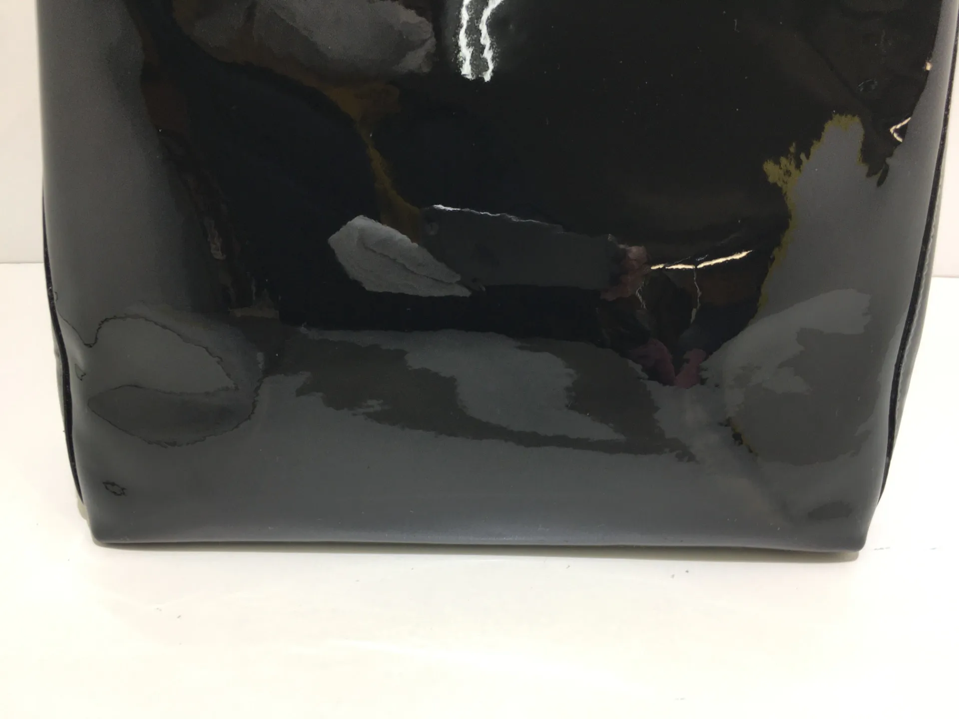 フェラガモエナメルバッグ修復後