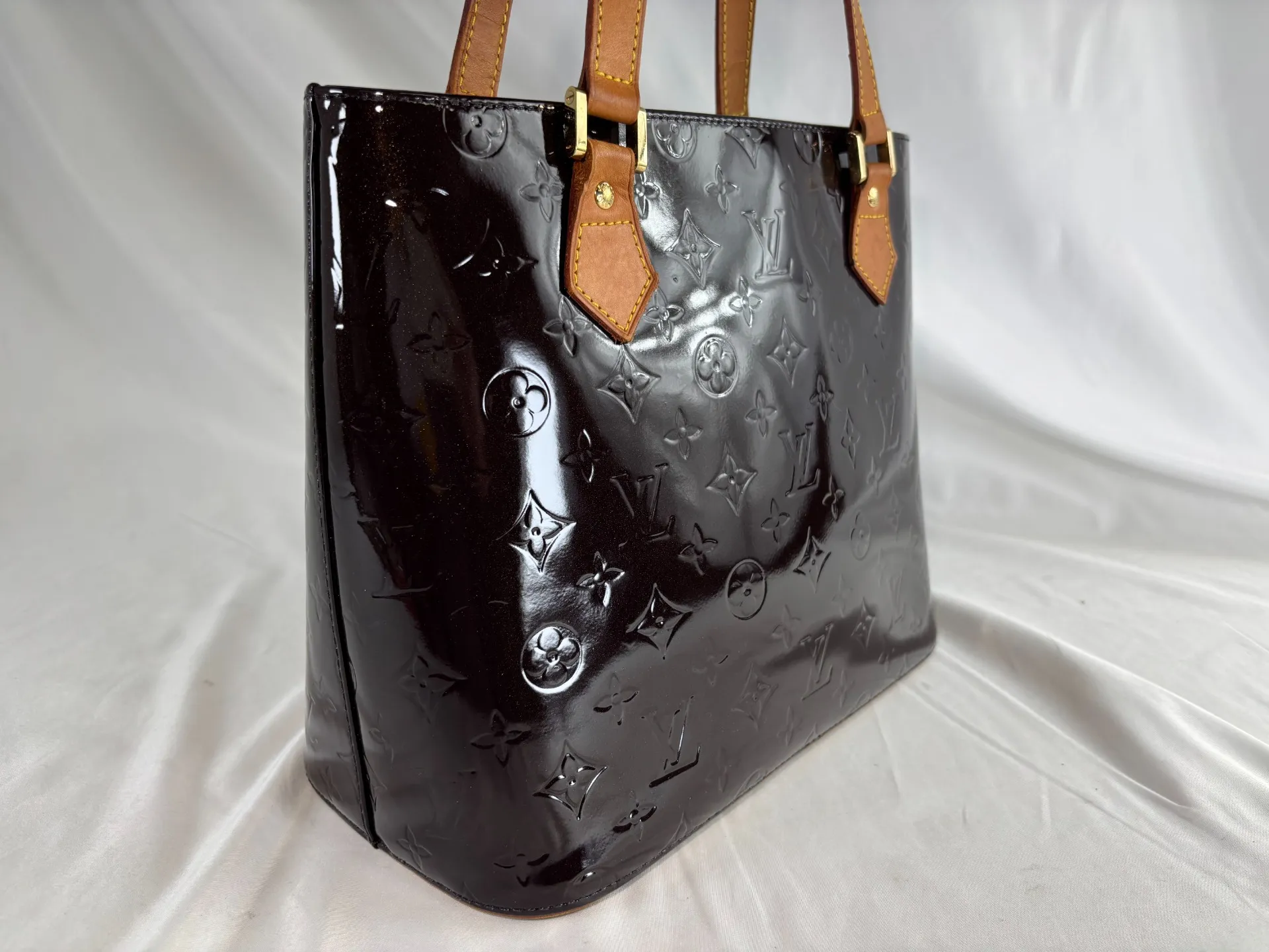 ヴィトンエナメルバッグ色替え修復後