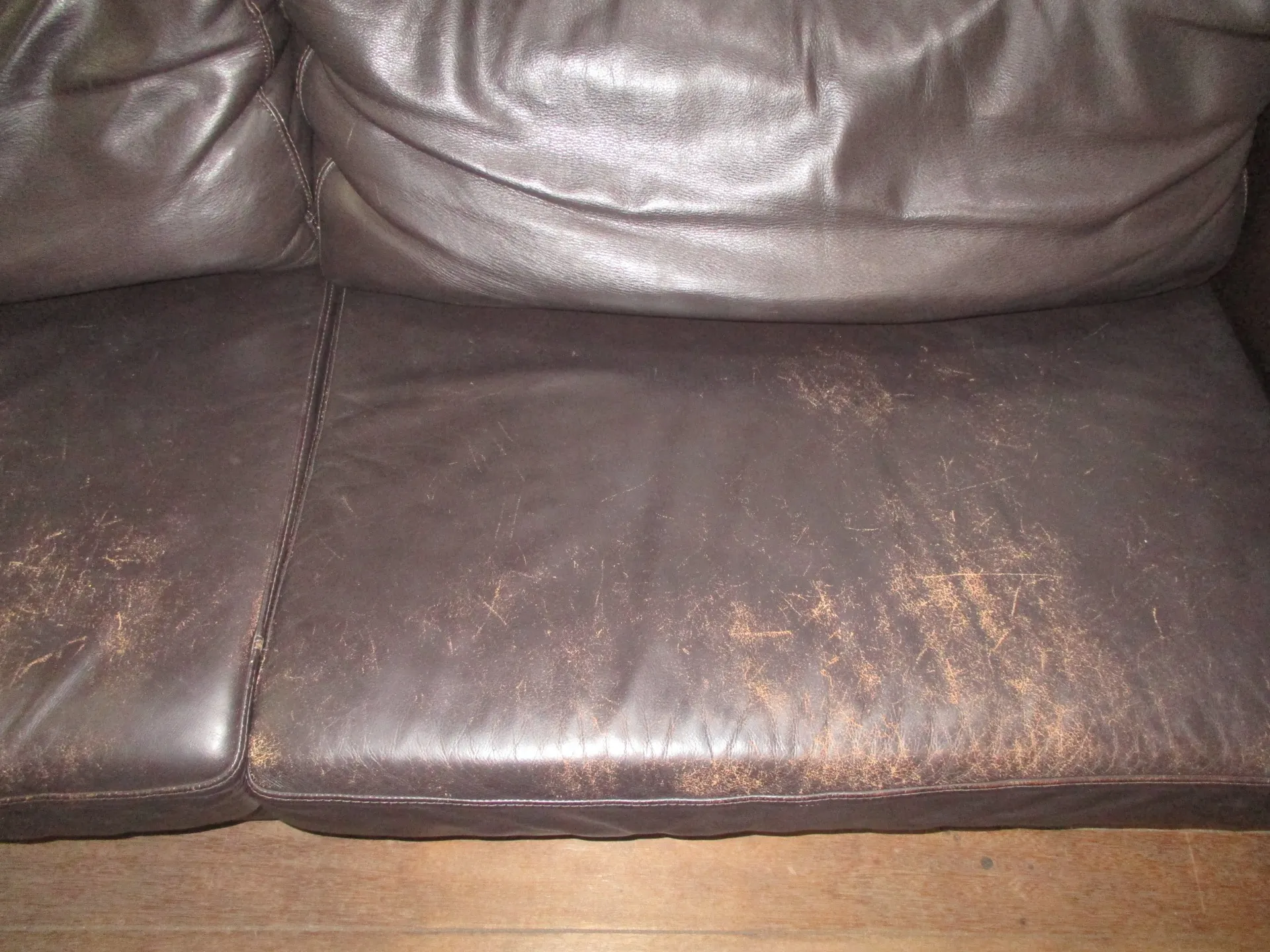 ボーコンセプトソファ修理修復前