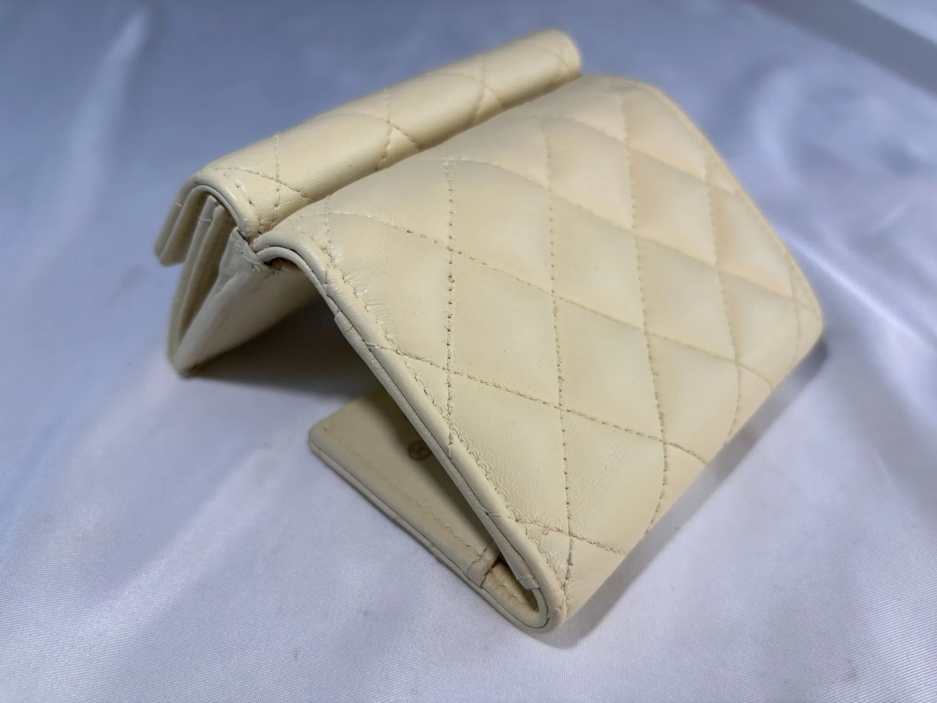 シャネル財布カラーチェンジ後