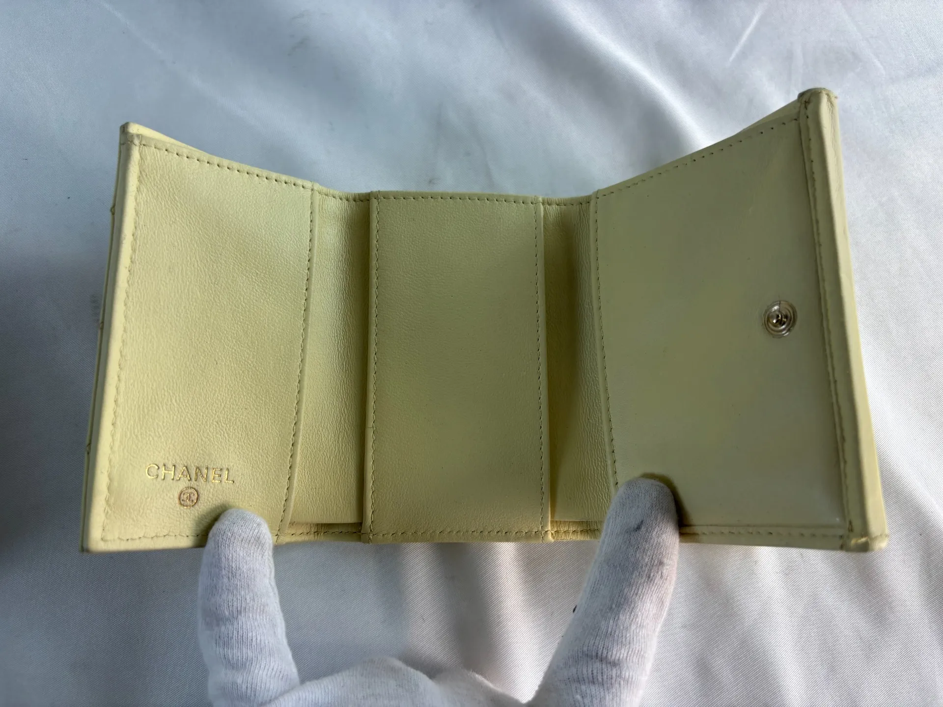 シャネル財布カラーチェンジ後