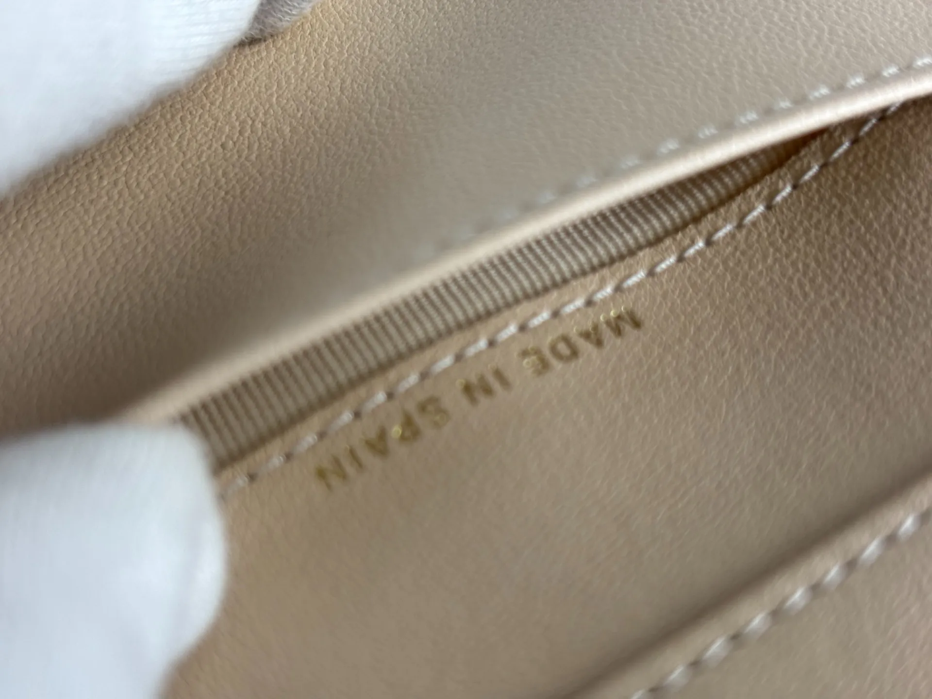 ロゴ文字残し前