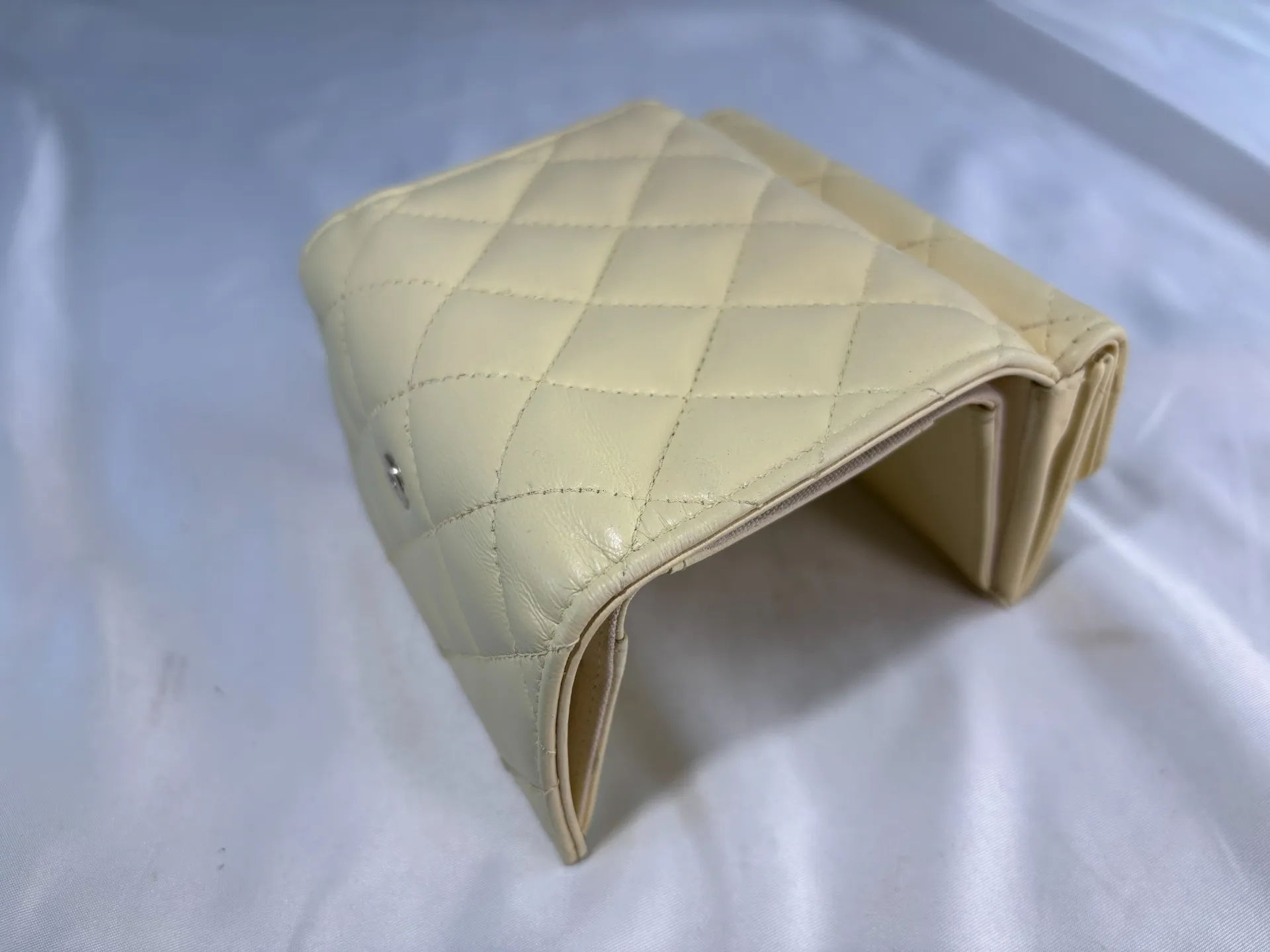 シャネル財布カラーチェンジ後