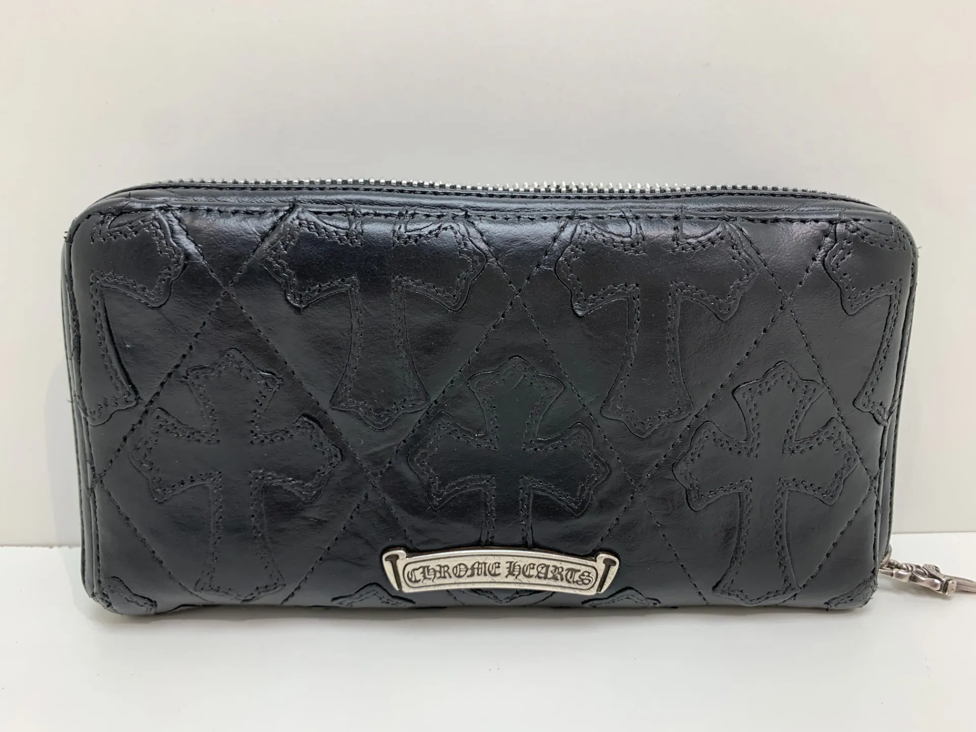 【2026年版】クロムハーツ修理・再生ガイド｜「塗りすぎ」が寿命を縮める？職人が教える正しいメンテナンスと修復の限界