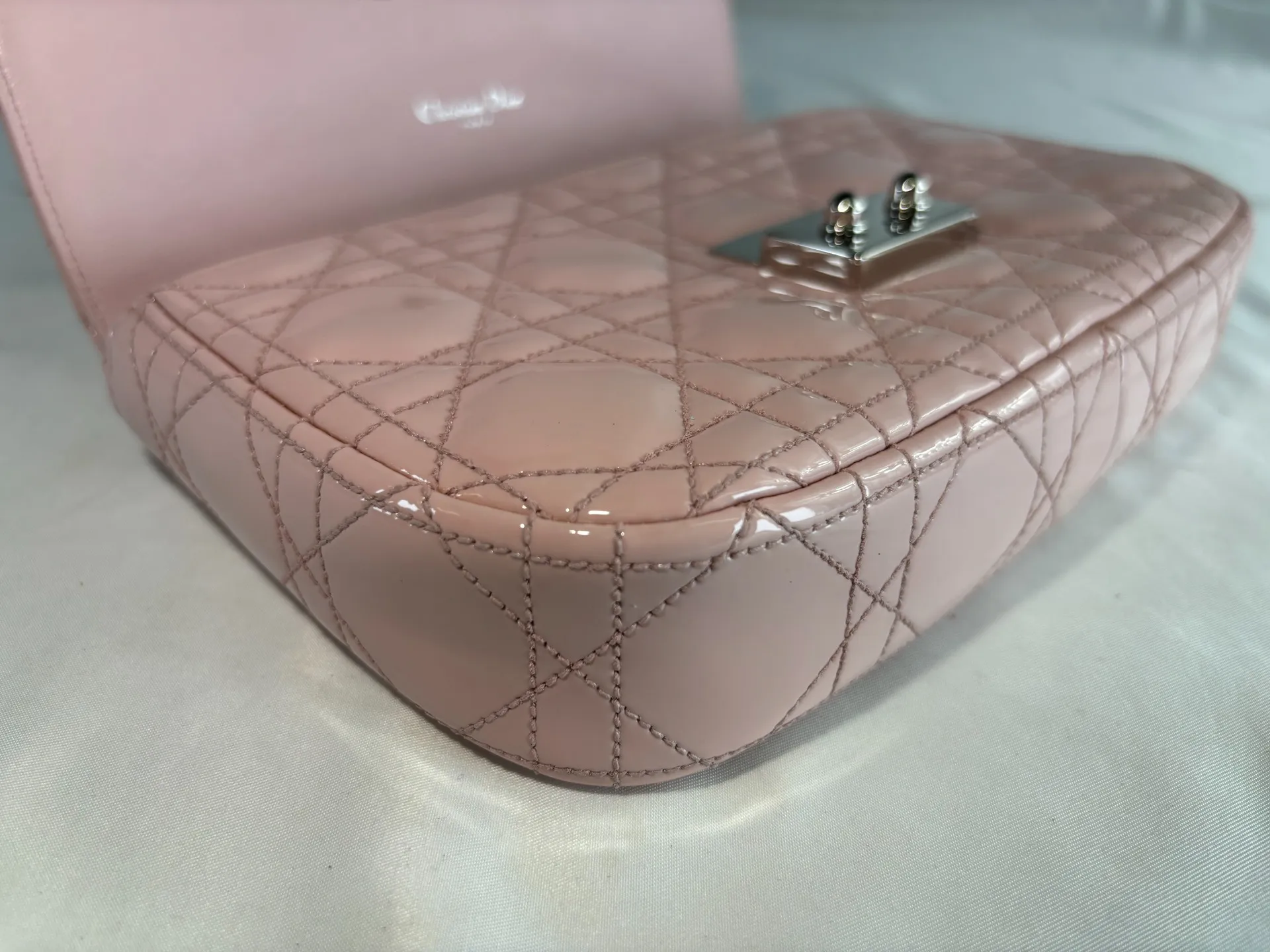 新宿よりご依頼】ディオール（Dior）カナージュのピンクエナメル
