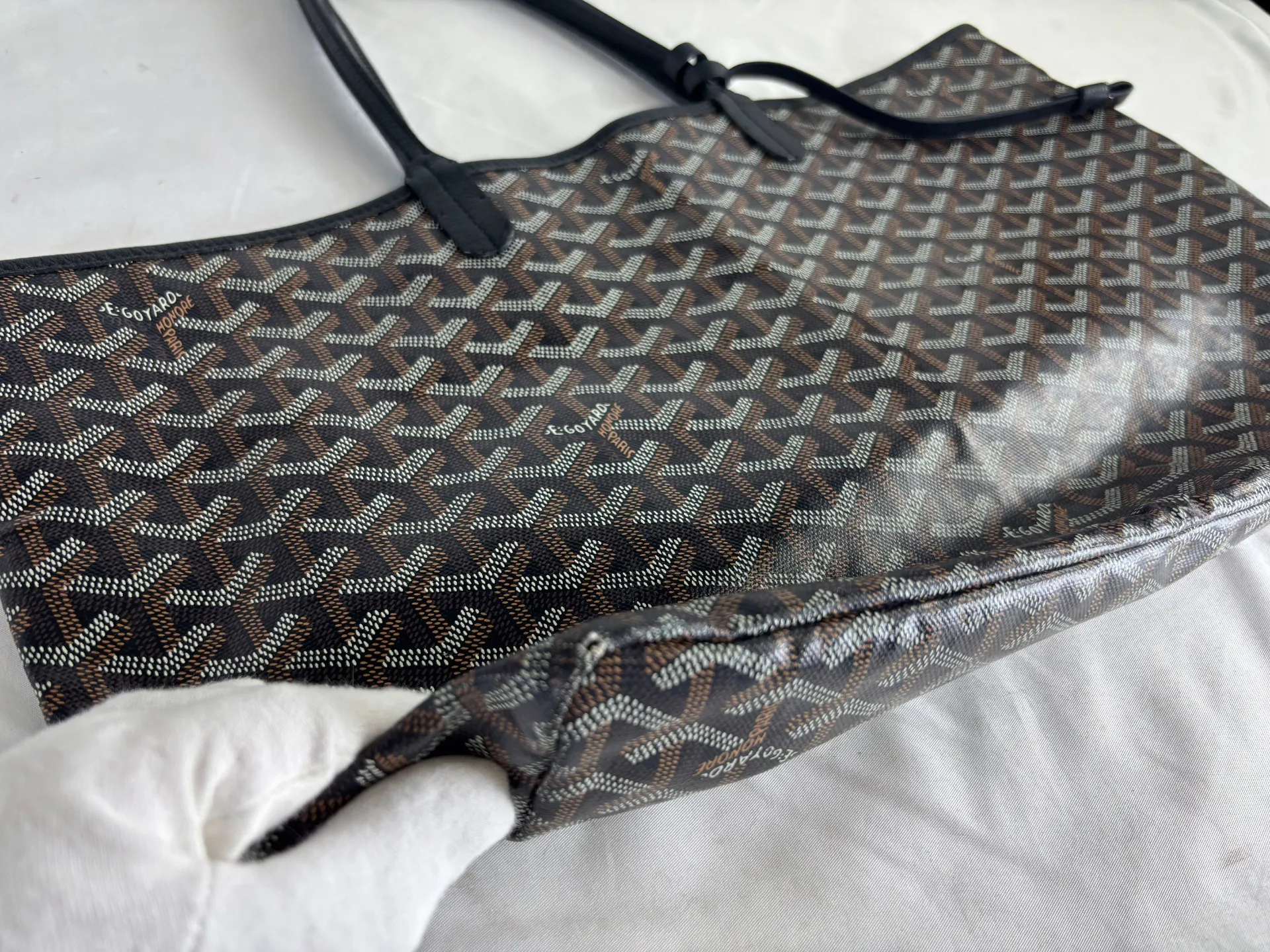 【ゴヤール（GOYARD）サンルイ】角の破れをリサイズ修復！内側ヘリ巻き革の分解・底面再縫製事例